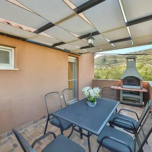 https://apartment-marino.hotels-in-trogir.com