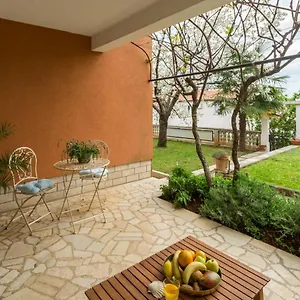 Zomzi Apartment