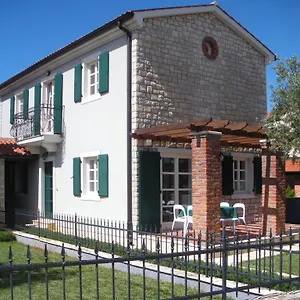 Petra Villa